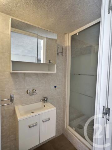Maison à vendre  6 pièces - 93,76 m 2   LA LONDE LES MAURES  - 83