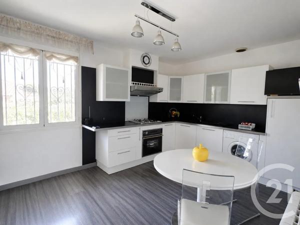 Maison à vendre  6 pièces - 93,76 m 2   LA LONDE LES MAURES  - 83