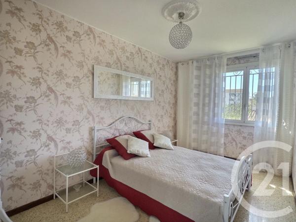 Maison à vendre  6 pièces - 93,76 m 2   LA LONDE LES MAURES  - 83