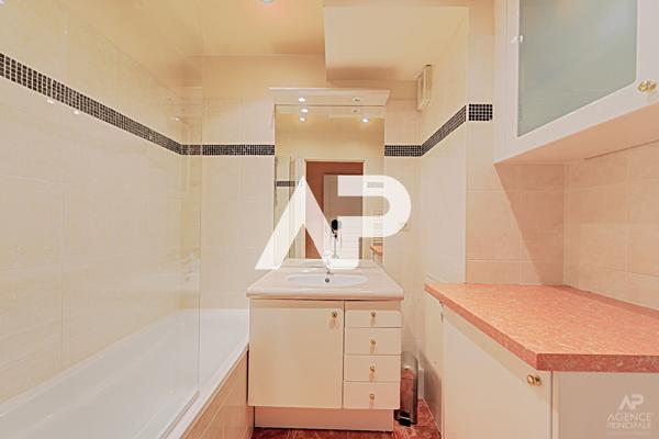 Appartement Rueil Malmaison 2 pièce(s) 59.82 m² 330 000 € **  - Référence  19834