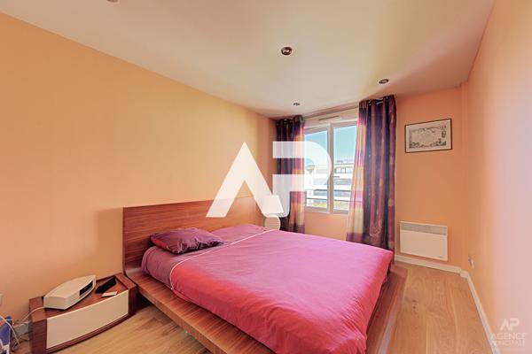 Appartement Rueil Malmaison 2 pièce(s) 59.82 m² 330 000 € **  - Référence  19834