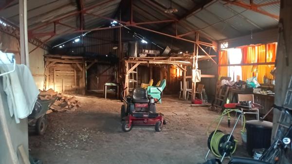 Maison de bourg et terrain