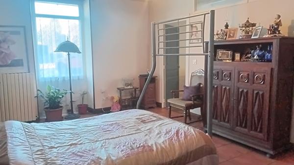 Maison de bourg et terrain