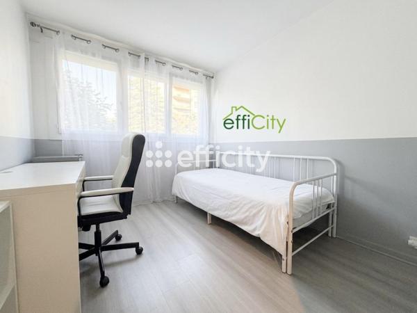 Appartement
         7 pièces
        - 128 m² 345 000 € *