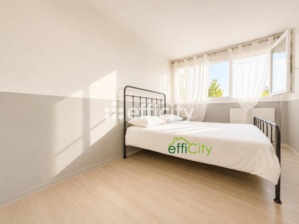 Appartement
         7 pièces
        - 128 m² 345 000 € *