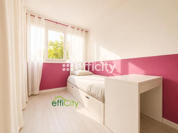 Appartement
         7 pièces
        - 128 m² 345 000 € *