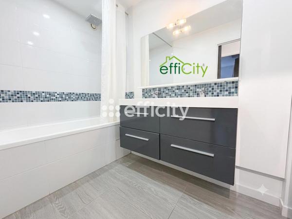 Appartement
         7 pièces
        - 128 m² 345 000 € *