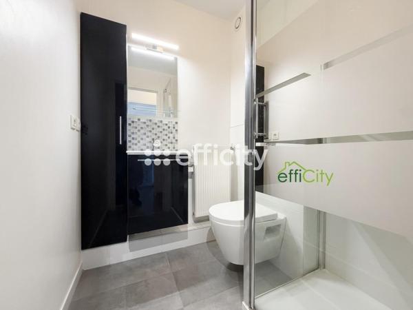 Appartement
         7 pièces
        - 128 m² 345 000 € *