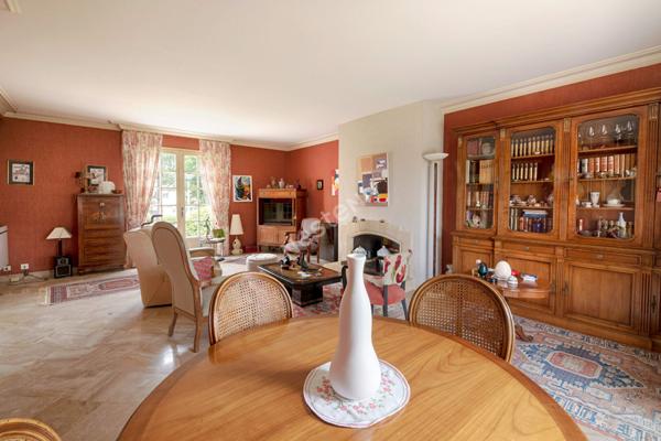 Maison Mordelles 151 m² / type 7 / 5 chambres / jardin et sous sol enterré