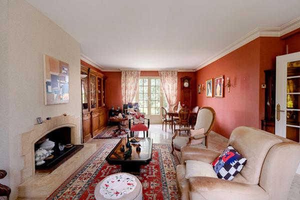 Maison Mordelles 151 m² / type 7 / 5 chambres / jardin et sous sol enterré