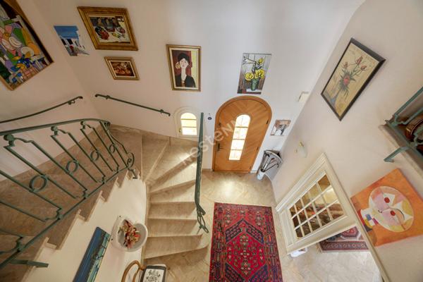 Maison Mordelles 151 m² / type 7 / 5 chambres / jardin et sous sol enterré