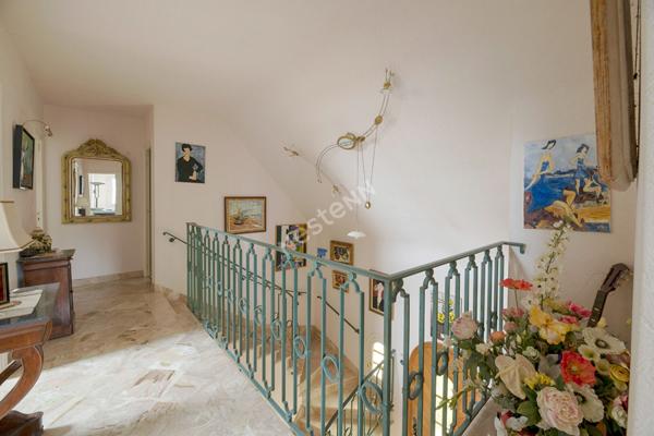 Maison Mordelles 151 m² / type 7 / 5 chambres / jardin et sous sol enterré