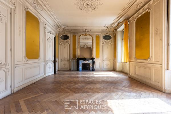 Appartement haussmannien au coeur de Pontarlier à repenser.