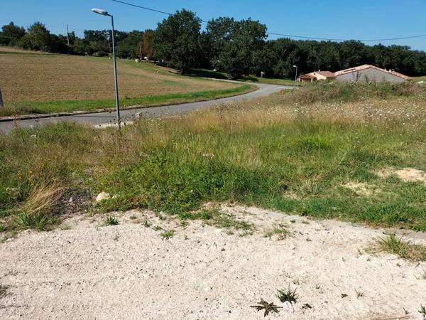 Terrain constructible de 11863m² Mauvezin(32120)