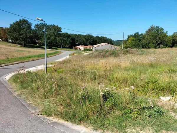 Terrain constructible de 11863m² Mauvezin(32120)