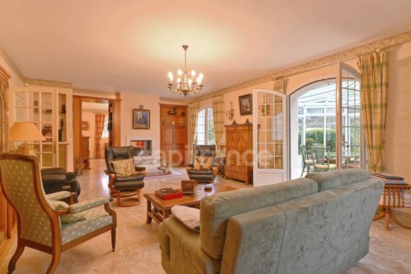 Un havre de paix dans le PARC à 15 mn à pied de la gare : Maison de famille 259 m²