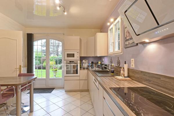 Un havre de paix dans le PARC à 15 mn à pied de la gare : Maison de famille 259 m²