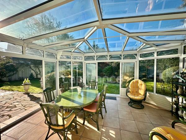 Un havre de paix dans le PARC à 15 mn à pied de la gare : Maison de famille 259 m²