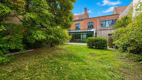 GRANDE MAISON FAMILIALE • LILLE JARDIN DES PLANTES • 200 m² • JARDIN 425 m²