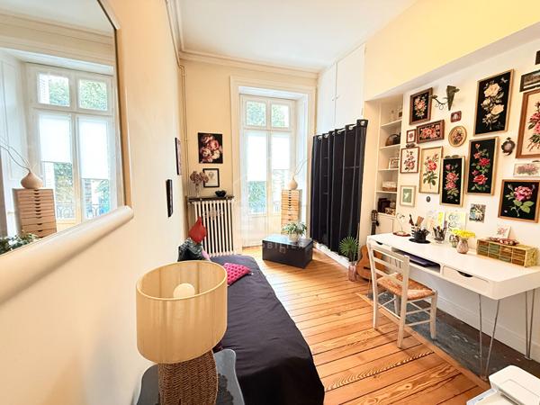 Appartement centre ville de Laval 4 pièce(s) 81.61 m2