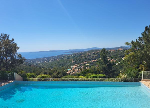 Coup de cœur aux Issambres ! Appartement T2 de 36m2 rénové, lumineux et au calme, avec terrasse, aperçu mer et accès à une piscine panoramique face à la Méditerranée, tennis,  boulodrome, parkings, dans une résidence sécurisée aux ISSAMBRES, à proximité de SAINTE MAXIME.