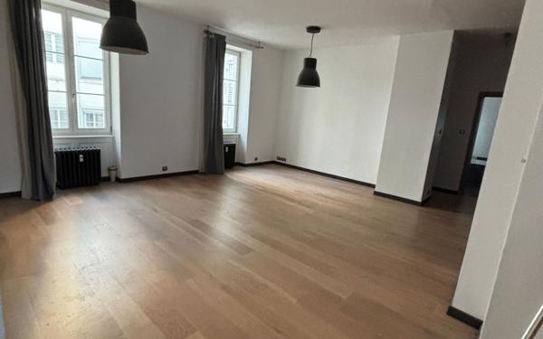 Appartement à vendre    3 pièces • 74 m2 Strasbourg