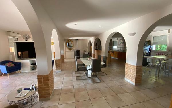 Maison à vendre    6 pièces •  Réalville