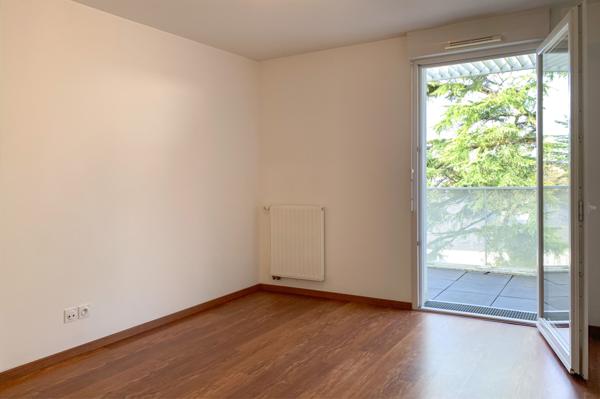 Appartement duplex T3 de 74 m² avec terrasse de 31 m² et balcon