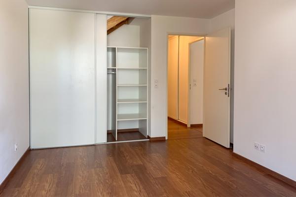 Appartement duplex T3 de 74 m² avec terrasse de 31 m² et balcon