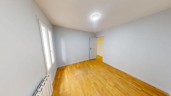 Maison de plain-pied 62.29 m2 avec cave et remise - 94200 Ivry-sur-Seine