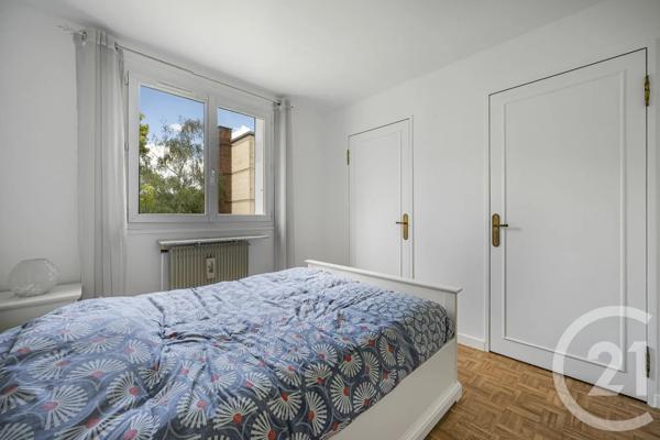 Appartement F3 à vendre  3 pièces - 72,03 m 2   L HAY LES ROSES  - 94