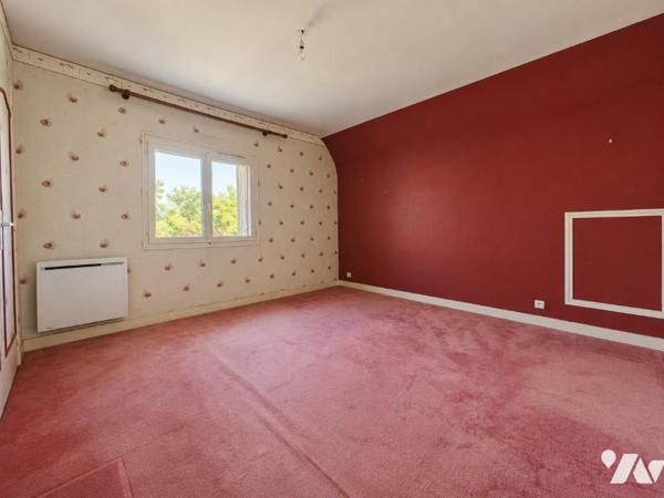 JOUÉ-LES-TOURS - VALLEE VIOLETTE - MAISON FAMILIALE - 3 CHAMBRES + BUREAU - SOUS-SOL COMPLET