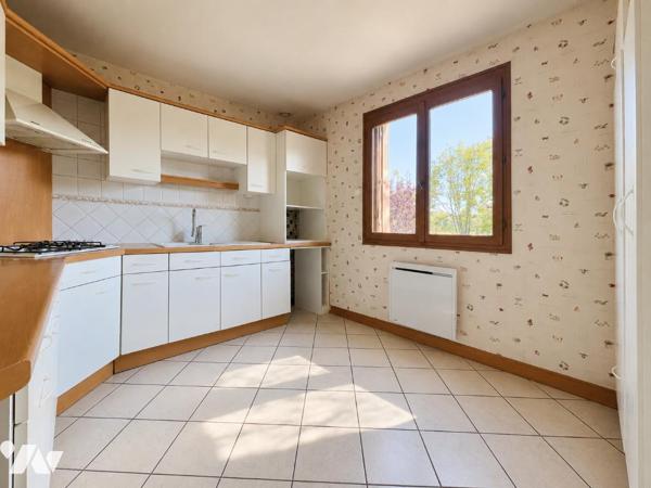 JOUÉ-LES-TOURS - VALLEE VIOLETTE - MAISON FAMILIALE - 3 CHAMBRES + BUREAU - SOUS-SOL COMPLET