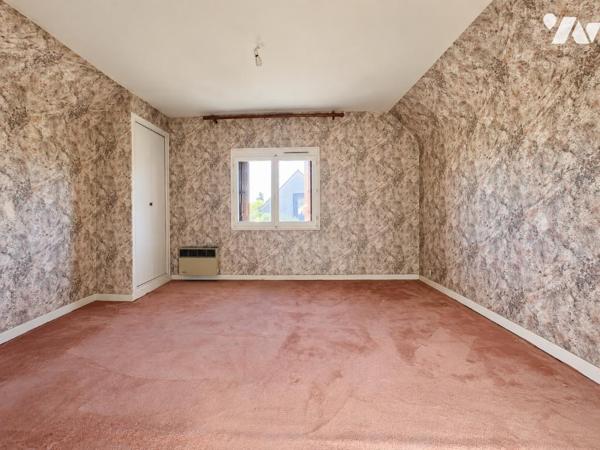 JOUÉ-LES-TOURS - VALLEE VIOLETTE - MAISON FAMILIALE - 3 CHAMBRES + BUREAU - SOUS-SOL COMPLET