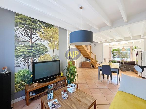 Maison à vendre Merignac - 6 pièces, 167m² avec 5 chambre(s) à 649 000€ - AJP Immobilier Bordeaux Nansouty