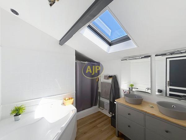 Maison à vendre Merignac - 6 pièces, 167m² avec 5 chambre(s) à 649 000€ - AJP Immobilier Bordeaux Nansouty