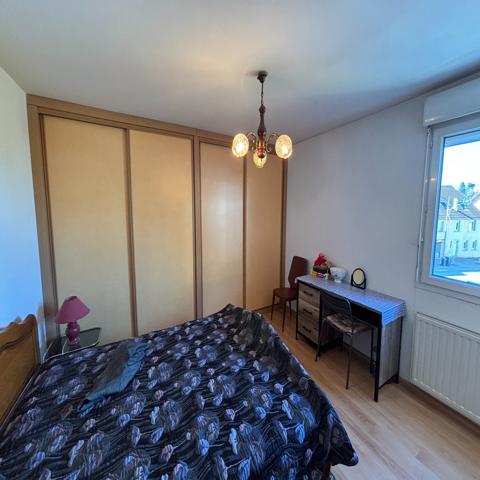 Appartement
                                                                                                                                                                                                                                                                                                                        4 pièce(s)                                                                                                                                                                                                          2 chambre(s)                                                                                                                                                                                                          92  m²