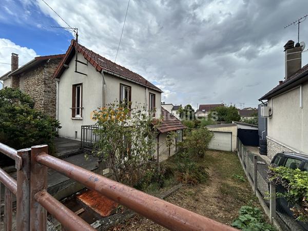 Vente
                Maison61 m² - 4 Pièces -
                    VILLENEUVE LE ROI (94290)
