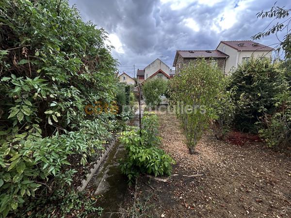 Vente
                Maison61 m² - 4 Pièces -
                    VILLENEUVE LE ROI (94290)