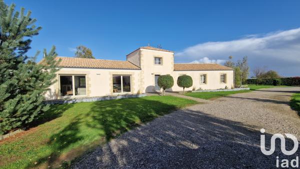 Maison à vendre 6 pièces 202 m² Mervent