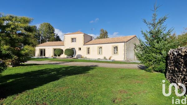 Maison à vendre 6 pièces 202 m² Mervent