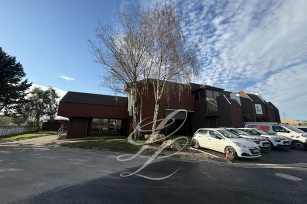 Location - LOCAL D'ACTIVITE 1708 m 2