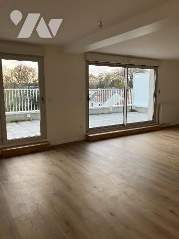 ST-HERBLAIN Beauséjour. Dans immeuble Neuf. T4  de 103 m² + Terrasses de 47 m² et Double Box. Libre