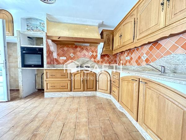 A VISITER SUR MONTEUX (84) MAGNIFIQUE MAISON DE 145 M² ENV. SUR TERRAIN CLOS ET ARBORE DE 348 M²