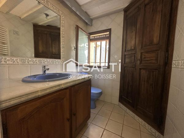 A VISITER SUR MONTEUX (84) MAGNIFIQUE MAISON DE 145 M² ENV. SUR TERRAIN CLOS ET ARBORE DE 348 M²