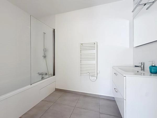 Appartement à louer 4 pièces ANNEMASSE (74)