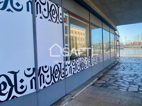 LOCAL COMMERCIAL AVEC EMPLACEMENT STRATEGIQUE SUR LE PORT DE TOULON