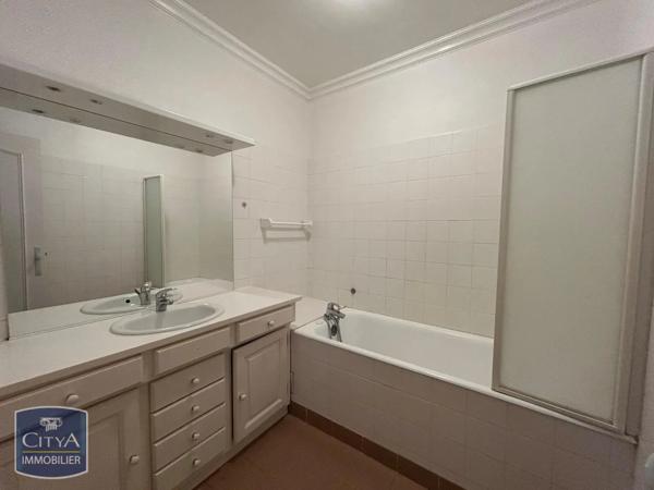 Appartement à louer 3 pièces 79.92m² Blois (41000)