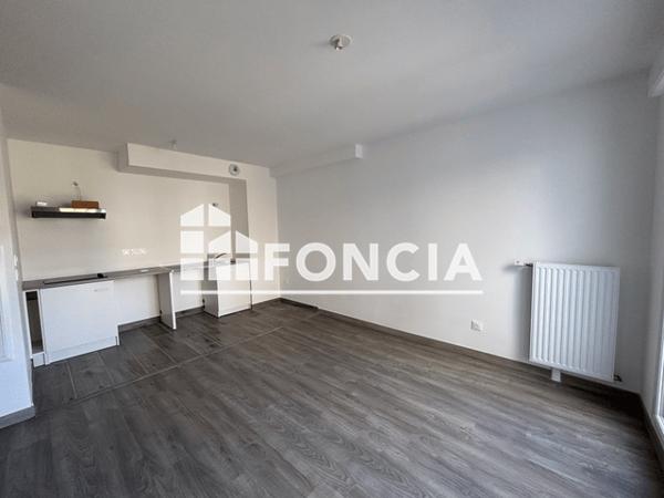 Location Appartement 2 pièces 37.65 m² - 83BIS RUE DE REVERDY Luisant 28600