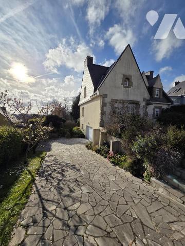 MAISON, LANESTER St GUENAEL